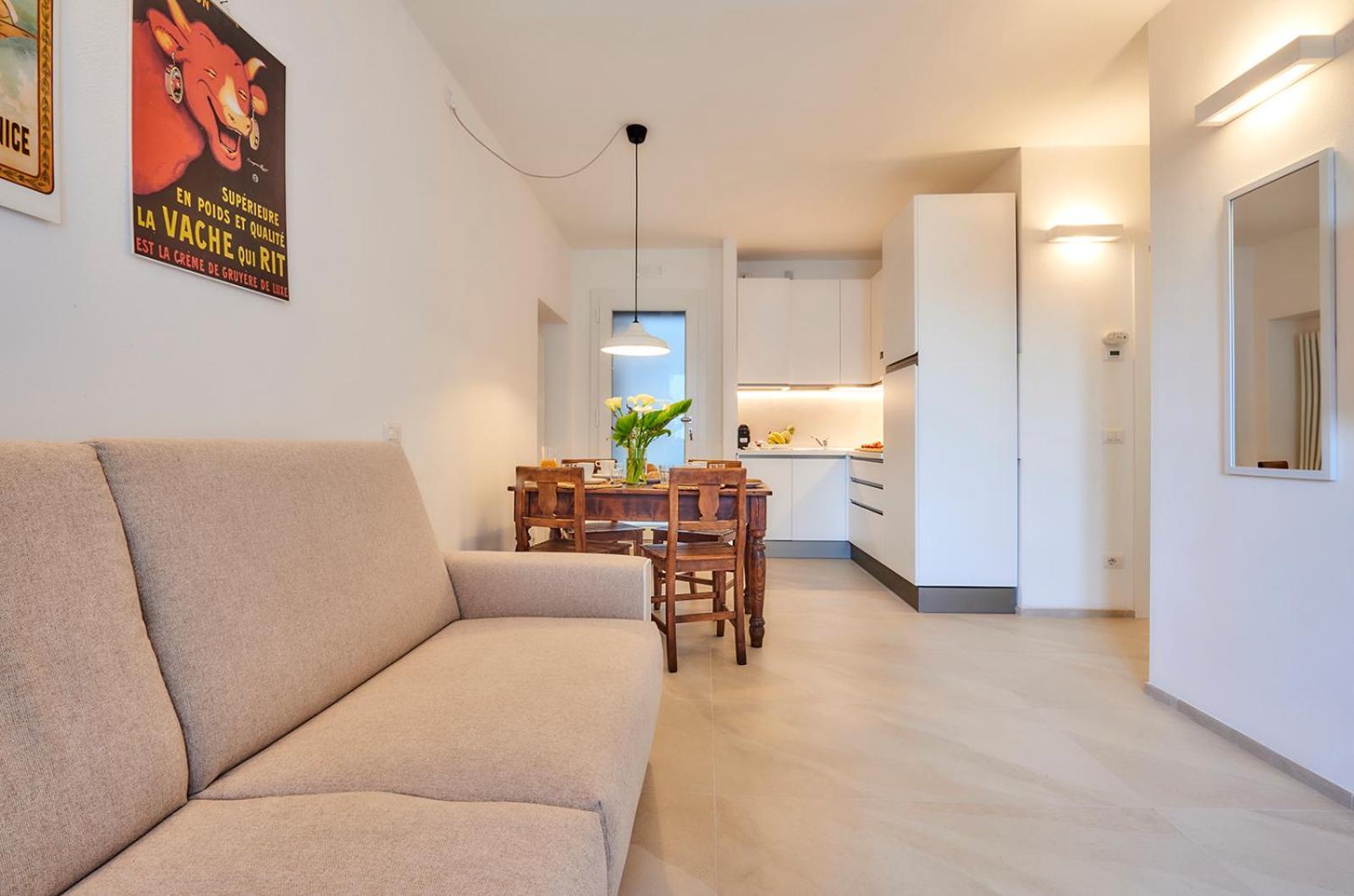 Sisters' House Apartment Варена Екстериор снимка