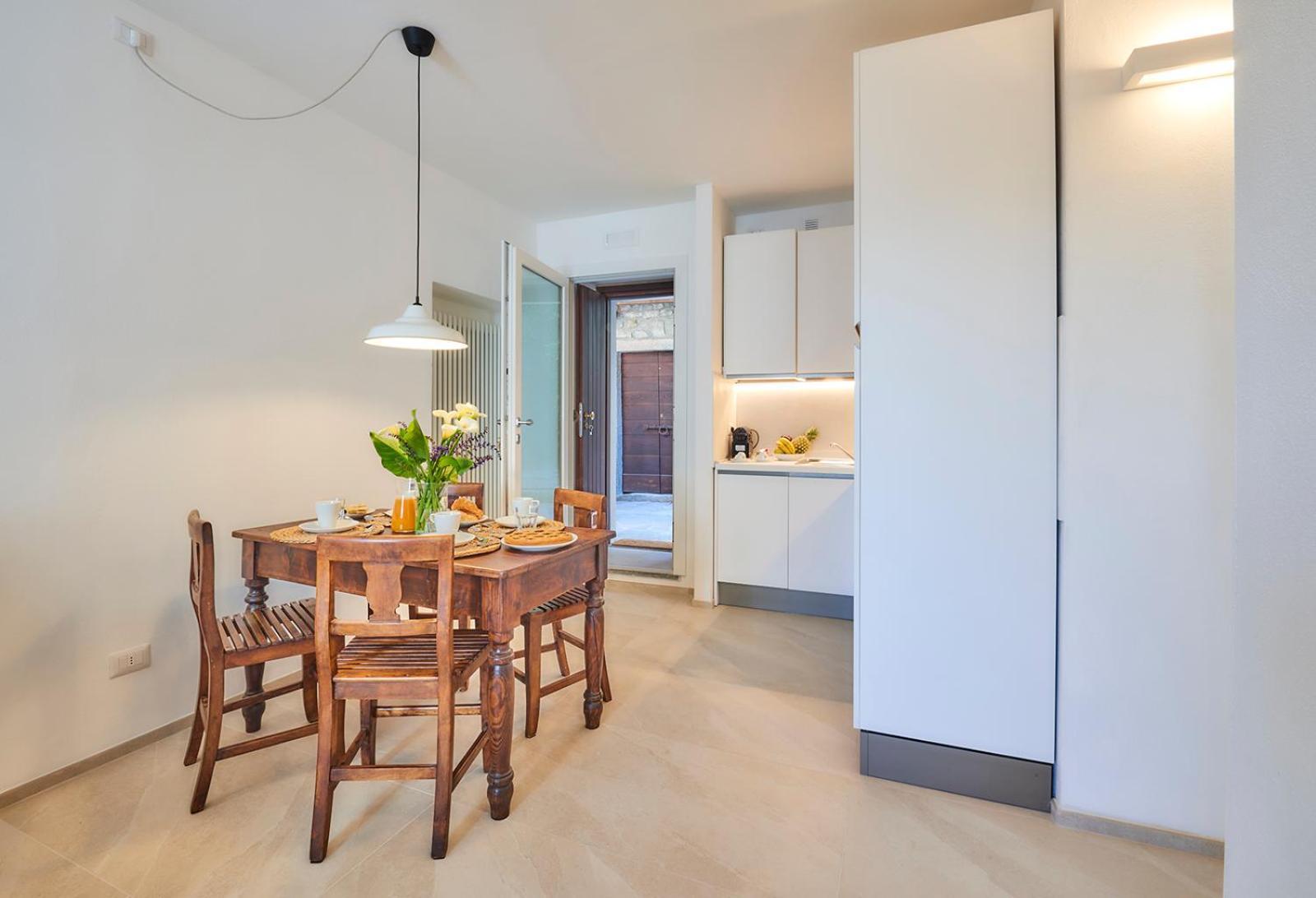 Sisters' House Apartment Варена Екстериор снимка